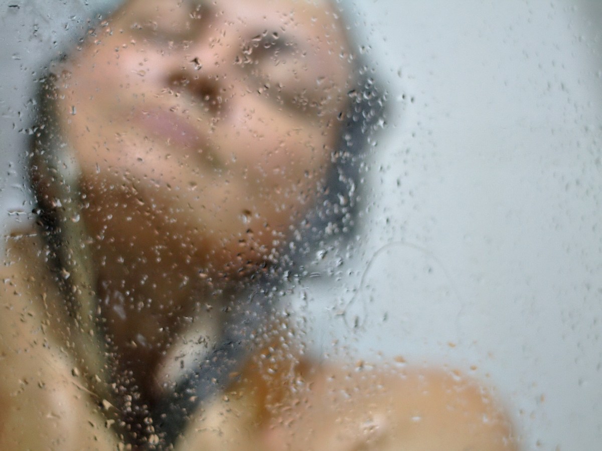 Funny Story about Nude Women in a&nbsp;Pond.